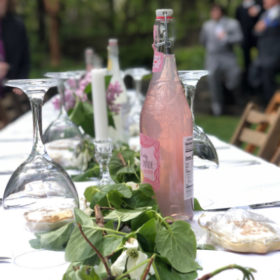 tablescape with lemonade 