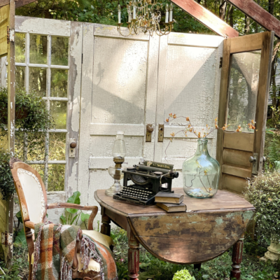 door shed old typewriter on table
