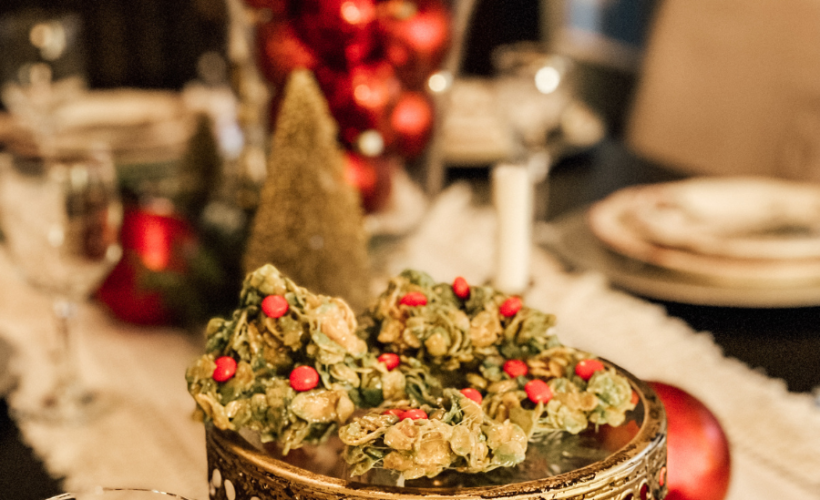 christmas tablescape with candy wreaths